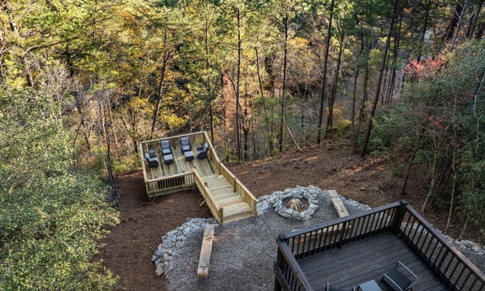 Jasper Maison | Bluffs of Blackwater, a Private Upscale Nature Retreat