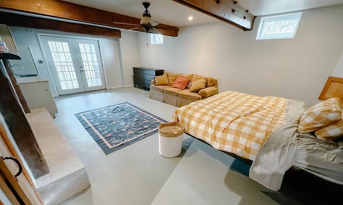 Kerhonkson Maison | Bluming Fields - A private home on a 150-acre horse farm.