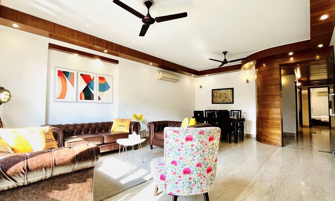 Delhi Appartement | BluO 3BHK M Block Mkt - Lift, Balcony, Parking