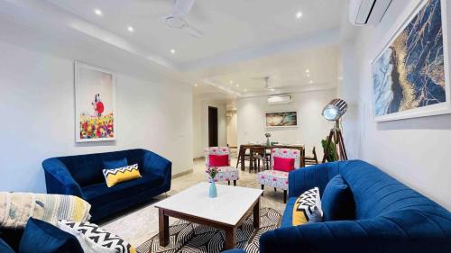 Saket Appartement | BluO 3BHK Saket CityWalk Mall - Lift, Balcony, Parking