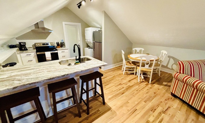 Lincoln Appartement | “Boat Dock Apt E” @ Sunset Estate