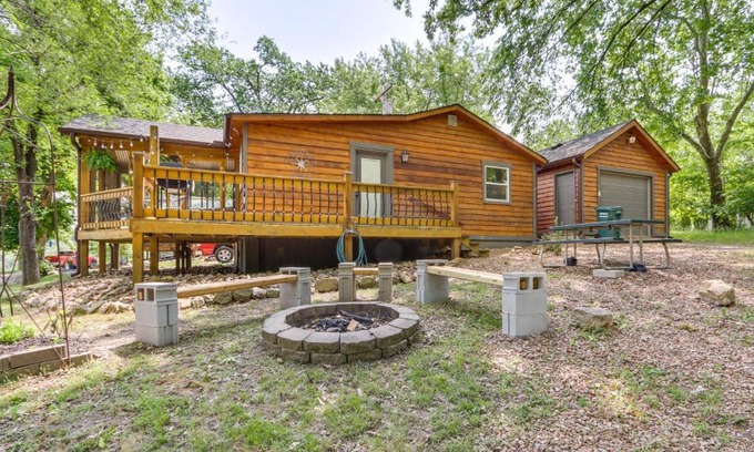 Warsaw Maison | Boat Slip and Screened Porch Warsaw Cabin Retreat
