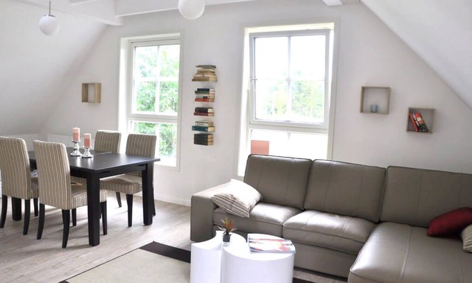 Wendisch Langendorf Appartement | Boddenblick, Geräumige Wohnung 1.og mit Balkon