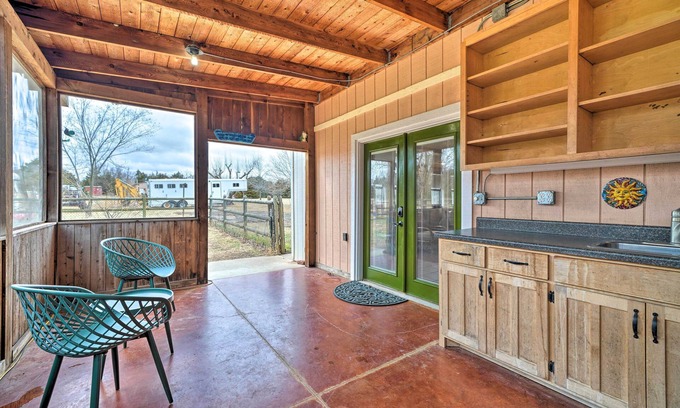 Stillwater Cottage | Bohemian Home w/ Screened Porch, 3 Mi to Lake!