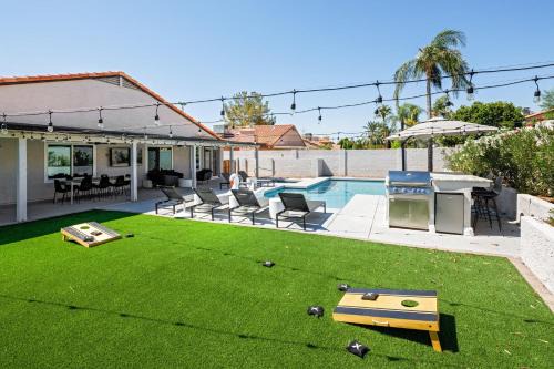 Continental Foothills Maison | Bohemian Resort-Pool, Spa, Golf, Bar, BBQ, &Games!