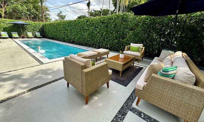 Seybold Maison | Boho Chic House-POOL & FIREPIT - 15 mins to South Beach