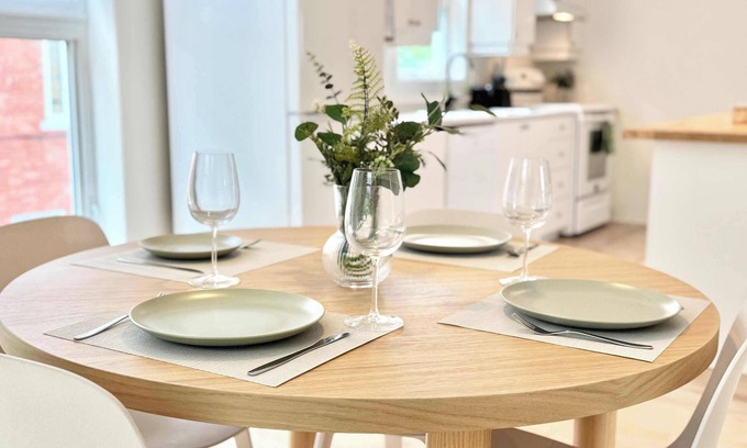 Maizerets Appartement | Boho Comfort Near It All | 6 people | EV Charger