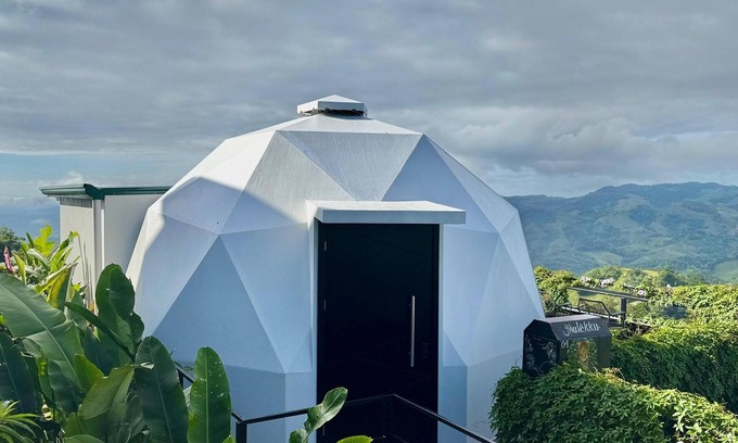San Isidro de El General Cabine | Boho Dome Retreat Mountain Views & Breakfast