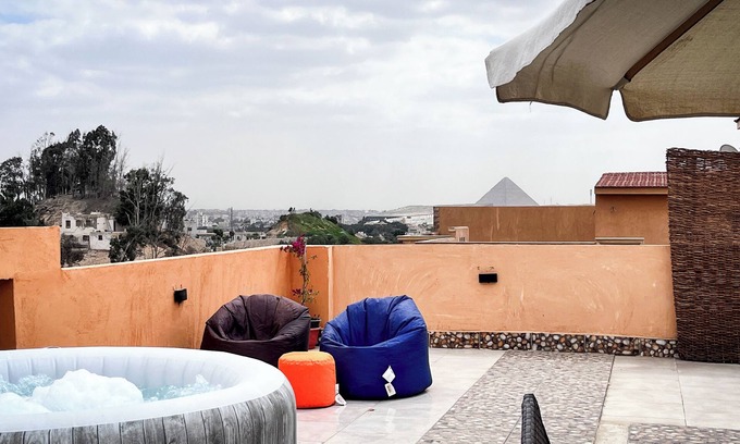 Giza Appartement | Boho Getaway with Pyramids View & Jacuzzi