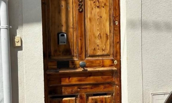 Antibes Old Town Auberge | Bohobos Hostel
