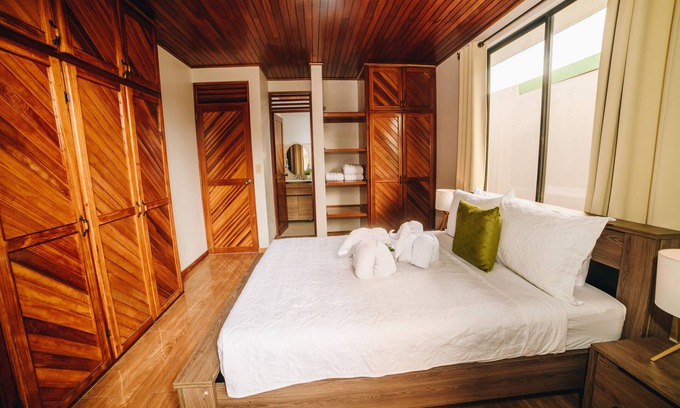 La Fortuna Maison | BohoChic Fortuna Downtown W/King Bed