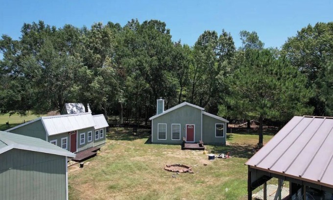 Telephone Cabine | Bois Darc Bungalows 4-Cabin supporting 15 guest