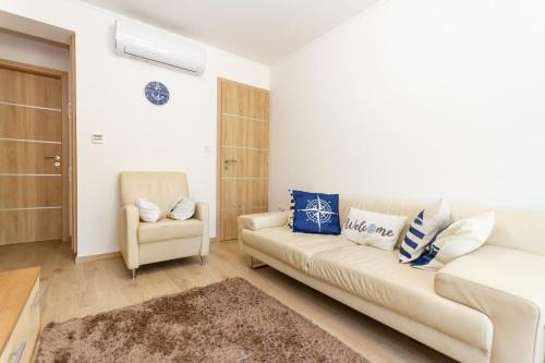 Siofok Appartement | Bolyai Apartment 3BR AC PARKING GRF