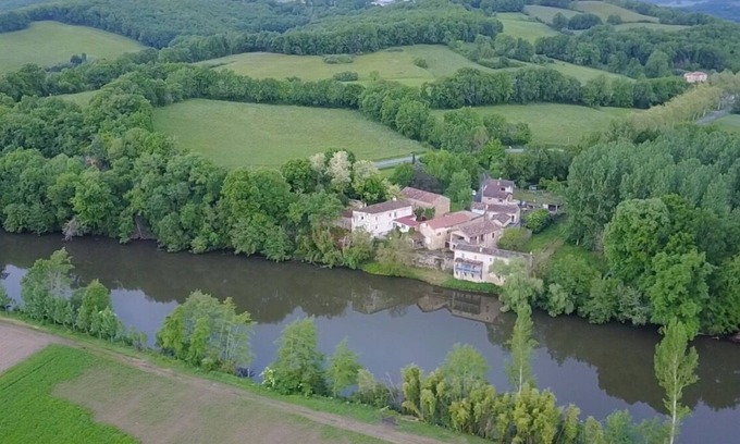 Le Riols Cottage | "Bon Accueil" Cottage Cosy au bord de l'eau