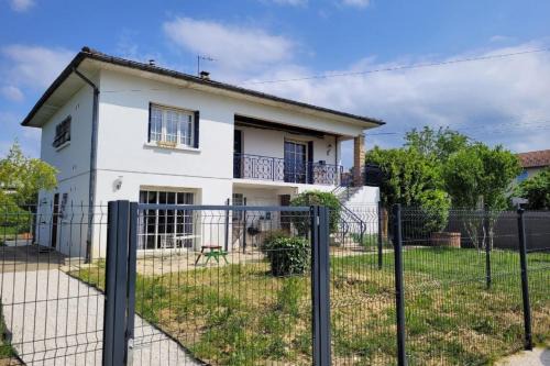 Chaponost Appartement | Bonheur des prés, T2 jardin, parking