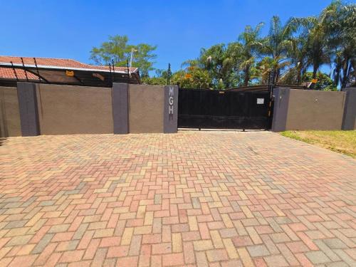 Nelspruit Maison | BoniM Guesthouse - aka Magisha Guesthouse