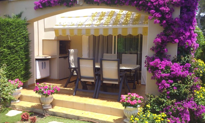 Miami Platja Maison | BELLE MAISON AVEC BEAU JARDIN PISC. SÉCURITAIRE POUR LES ENFANTS AVEC WIFI