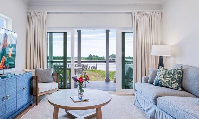 Georgetown Maison | Bonito at Winyah Bay Club