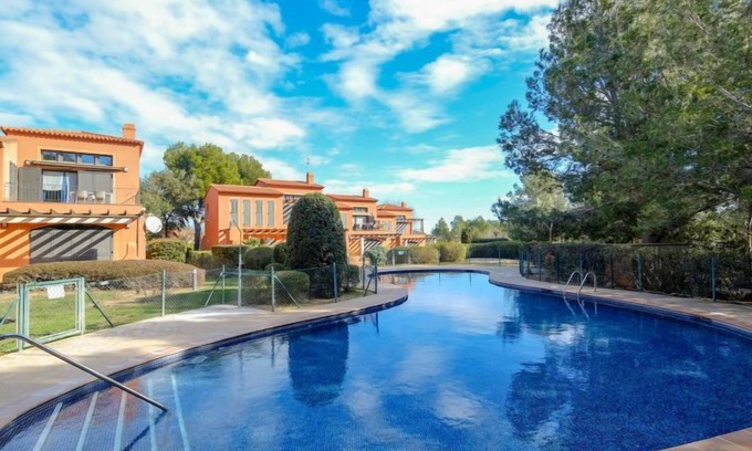 Bonmont Terres Noves Appartement | Apartamento Bonmont by Interhome