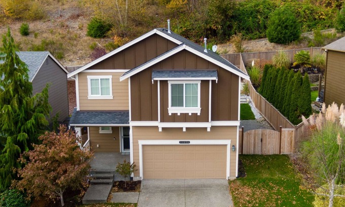 Bonney Lake Maison | Bonney Lake House INN W/Jacuzzi and Centralized AC
