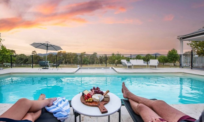 Bombira Maison | Bonnie View A Magnificently Luxurious Retreat
