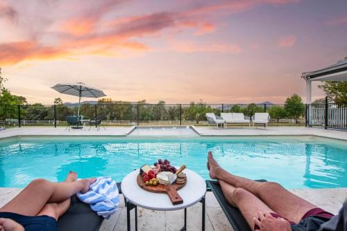 Bombira Maison | 'Bonnie View' A Magnificently Luxurious Retreat