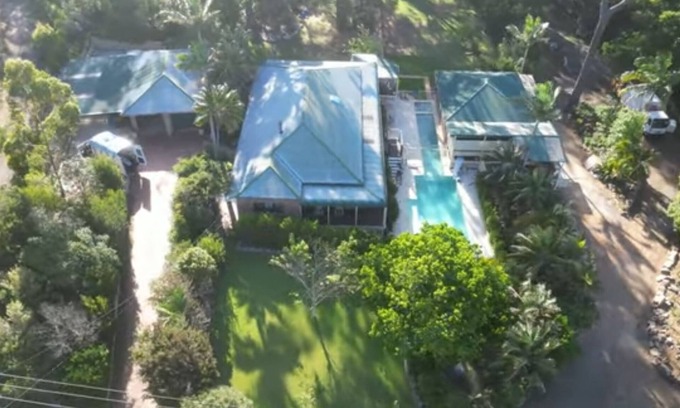 Bonny Hills Maison | Beautiful 3 acre estate situated 500 mtrs from the Beach