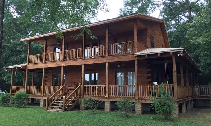 Panola Cabine | BOOK 4 ALABAMA FOOTBALL GAMES/AMAZING TWO STORY LOG CABIN/NEAR TOMBIGBEE RIVER