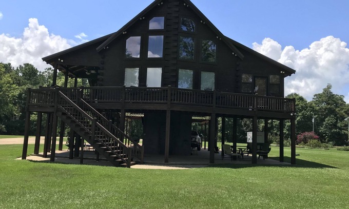 West Greene Cabine | BOOK FOR ALABAMA FOOTBALL GAME WEEKENDS/AMAZING LOG CABIN/TOMBIGBEE RIVER
