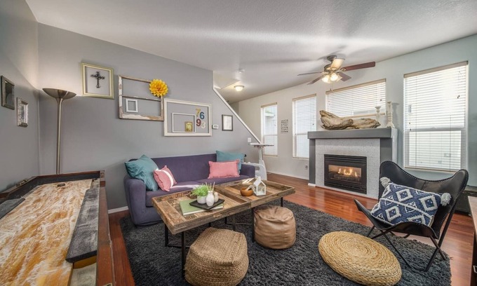 Bethany Maison | Book NOW for Fall Fun! - Perfect for family! - Fully Loaded! - Fire Pit!