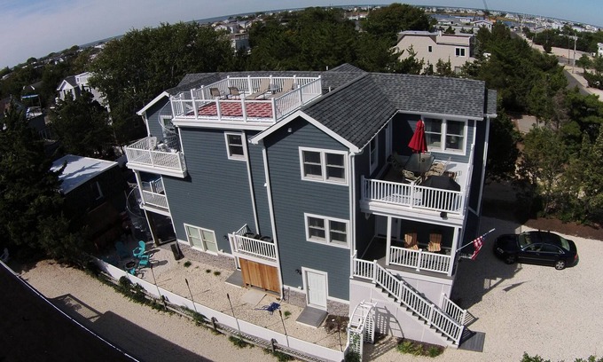 Barnegat Light Maison | Nouvelle construction avec piscine et bain à remous - 4 maisons de la plage!
