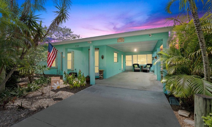Stuart Maison | Book today, dinner on us! New listing! Stuart/Port Salerno cute cottage!