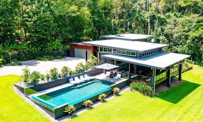 Buderim Maison | Luxury private rainforest retreat with private pool and sauna
