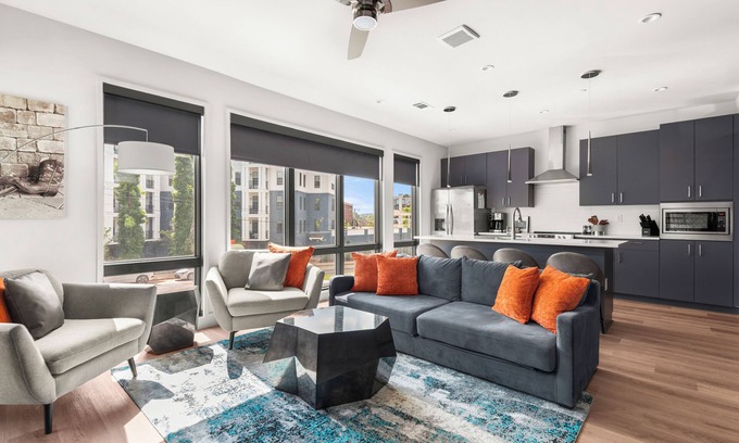 West End Copropriété | Boots & Strings/2 BR 2 BA condo/Stylish West End Gem/Pool/Gym/Parking