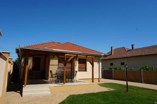 Szentes Appartement | Boróka 2 Vendégház