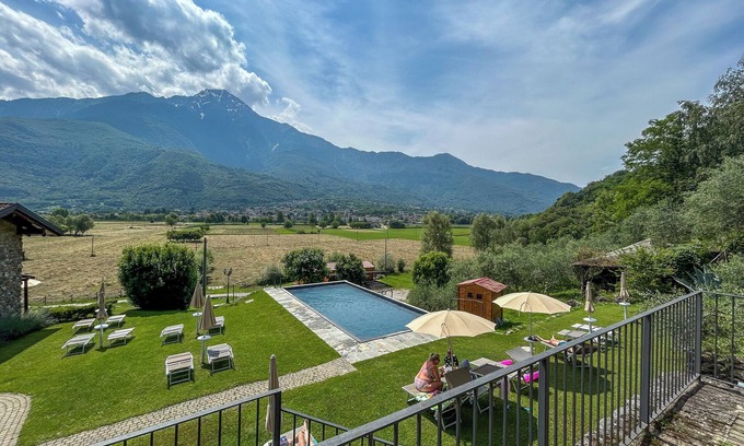 Colico Maison | Borgo Erbiola Mimosa Rustico Holiday Apartment with Pool