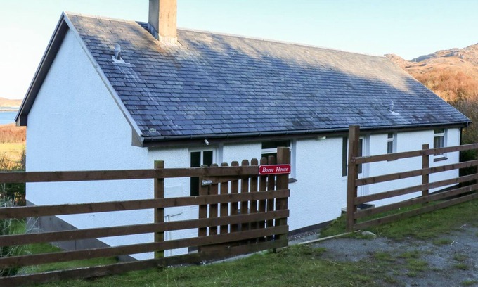 Ardnamurchan Peninsula Maison | BORVE HOUSE, animaux de compagnie, avec feu ouvert à Kilchoan, Ref 996955