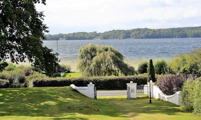 Bosau Appartement | Bosau: appartement familial sur le lac de Plön avec un lac