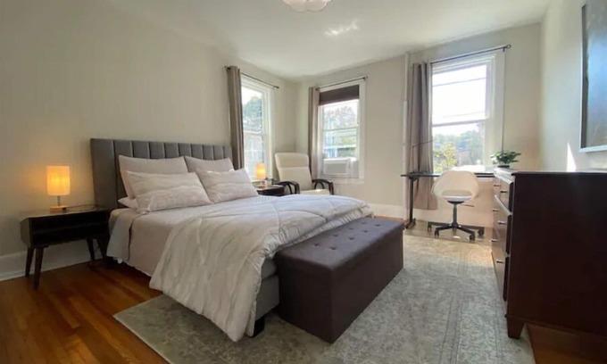 Ward Two Copropriété | Boston 2bd King Bed near Harvard, MIT, subway near Boston. On-site free Parking