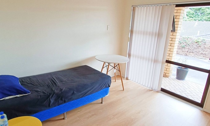 The Gardens Maison | Botanic Gardens Rooms Close to Airport