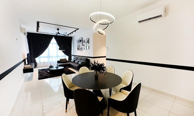 Central District Appartement | Botanika, Luxury Homestay by Antlerzone