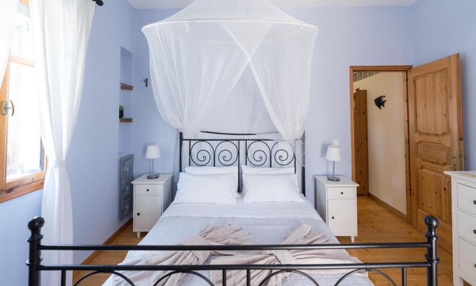 Chavriata Maison | Bougainvillea Tree House