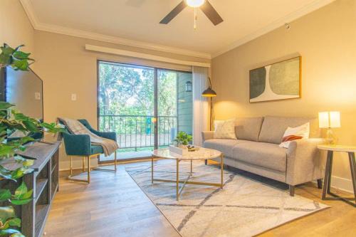 North Arlington Appartement | Boulevard Stays Luxury 1BR King Suite Parking Pool