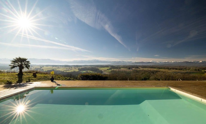 Lucq-de-Bearn Maison | Ferme Bourdasse vue Pyrénées, avec piscine, sauna et bain nordique