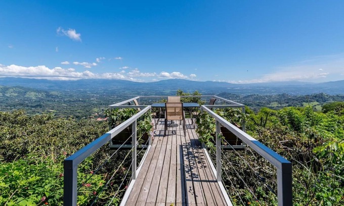 Garabito Cabine | Boutique hotel cabin with private rooftop and amazing views