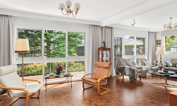 Mount Waverley Maison | BOUTIQUE STAYS - That 70s House