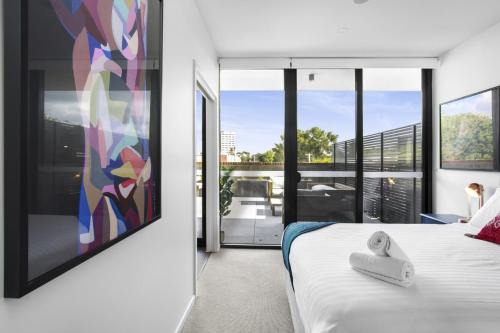 Kingston Appartement | Boutique Unit with Huge Terrace near Cafes & Shops