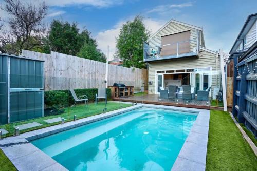 Moonee Ponds Maison | Bowen Street Family Retreat with Pool