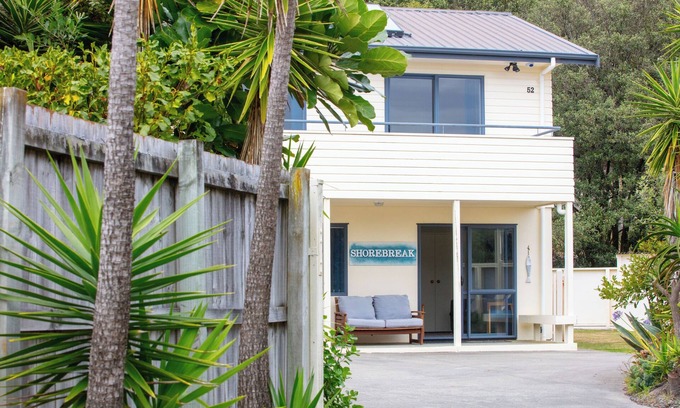 Bowentown Maison | Bowentown Relax - Waihi Beach Downstairs Unit