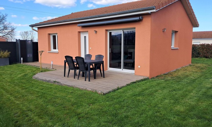 Ouches Maison | Petite maison à la campagne
